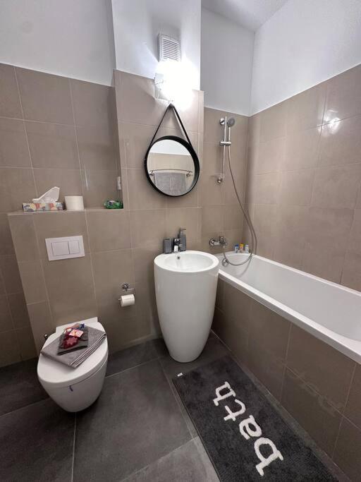 Cozy 1 Bedroom Apartment! Bucureşti Exterior foto