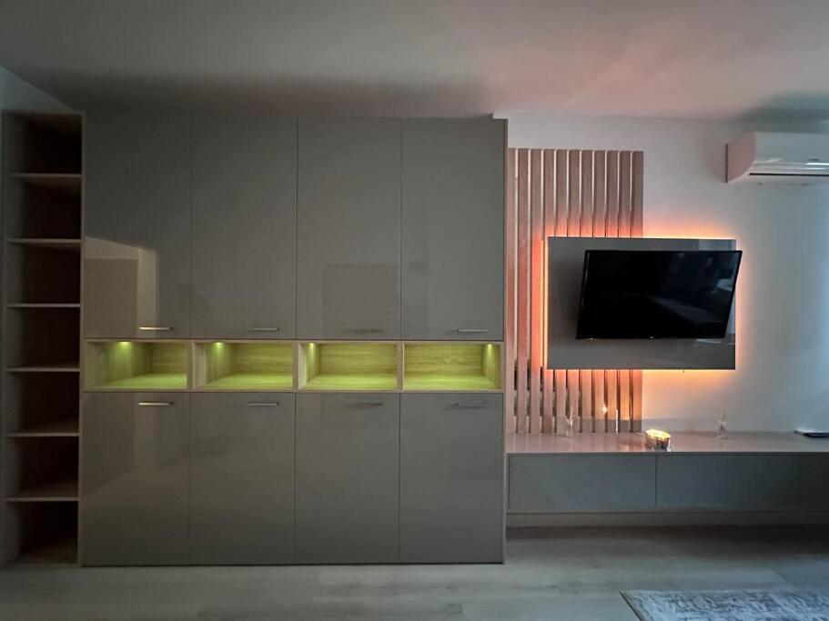 Cozy 1 Bedroom Apartment! Bucureşti Exterior foto